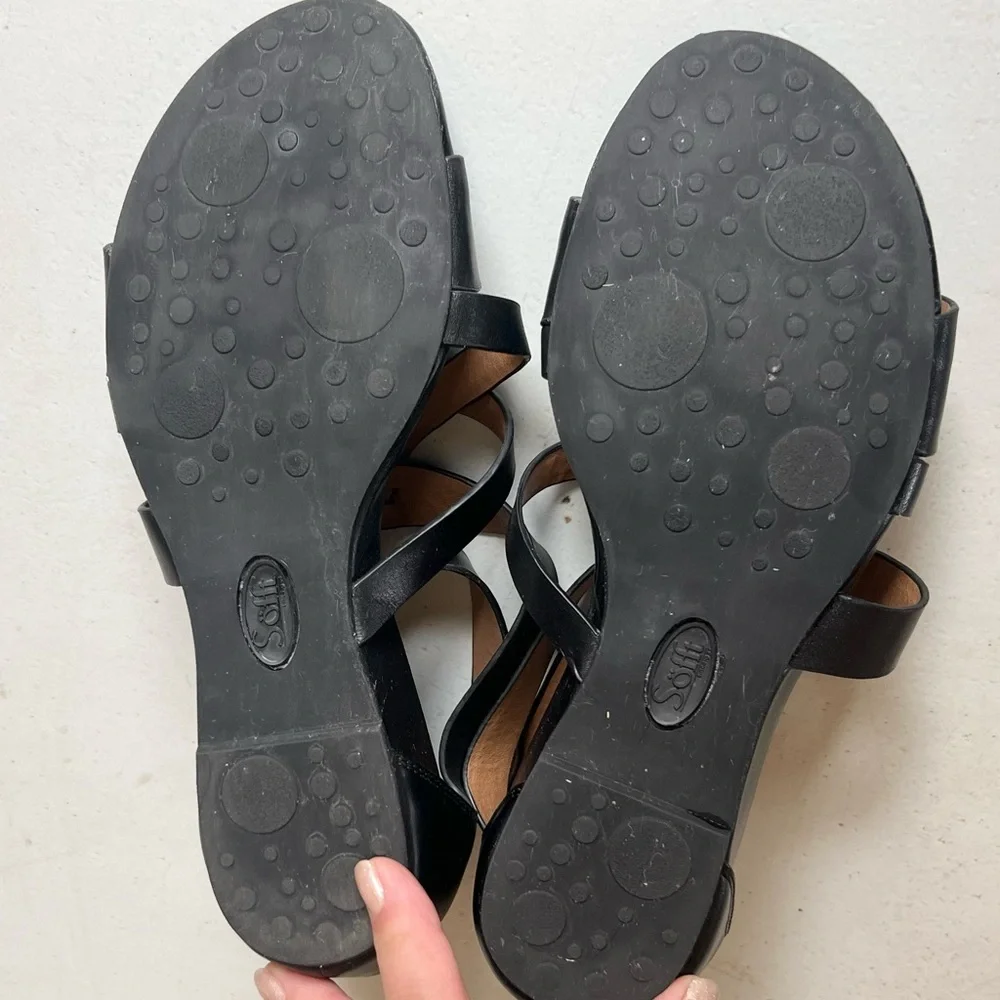 EUC Sofft Black Strappy Sandals - Picture 6 of 6